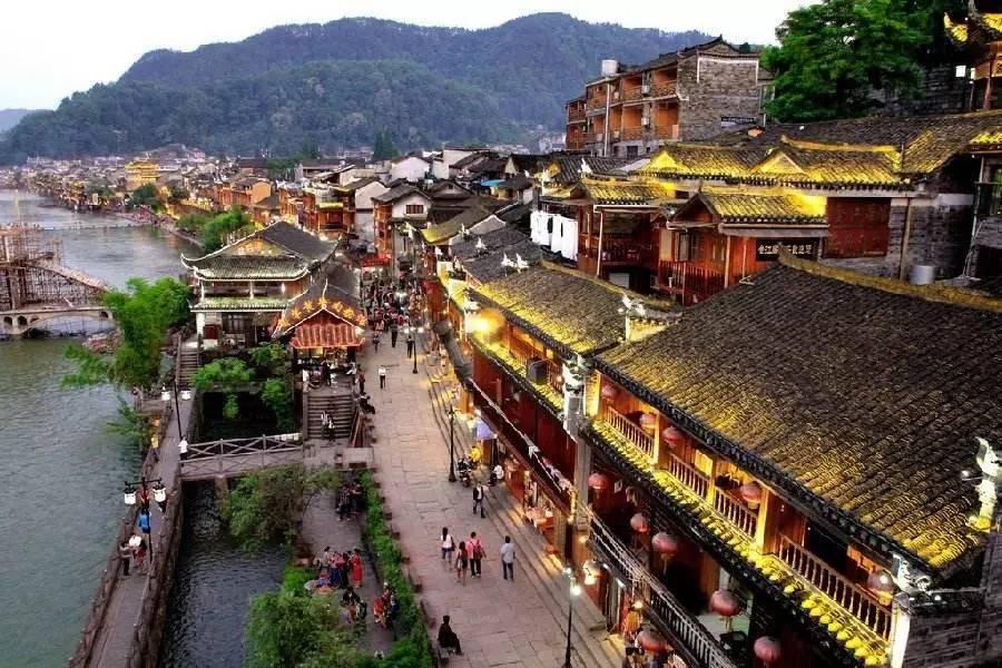 中国买房中介费全世界最便宜?-智能问答网页,解答您的疑惑